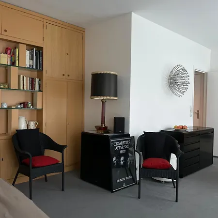 דירה Big With Terrace & Location