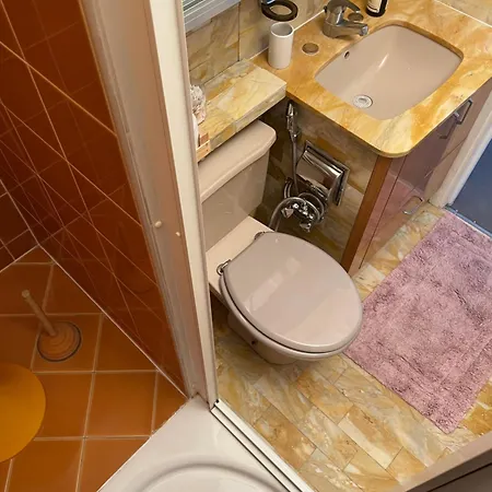 Big With Terrace & Location Апартаменты *